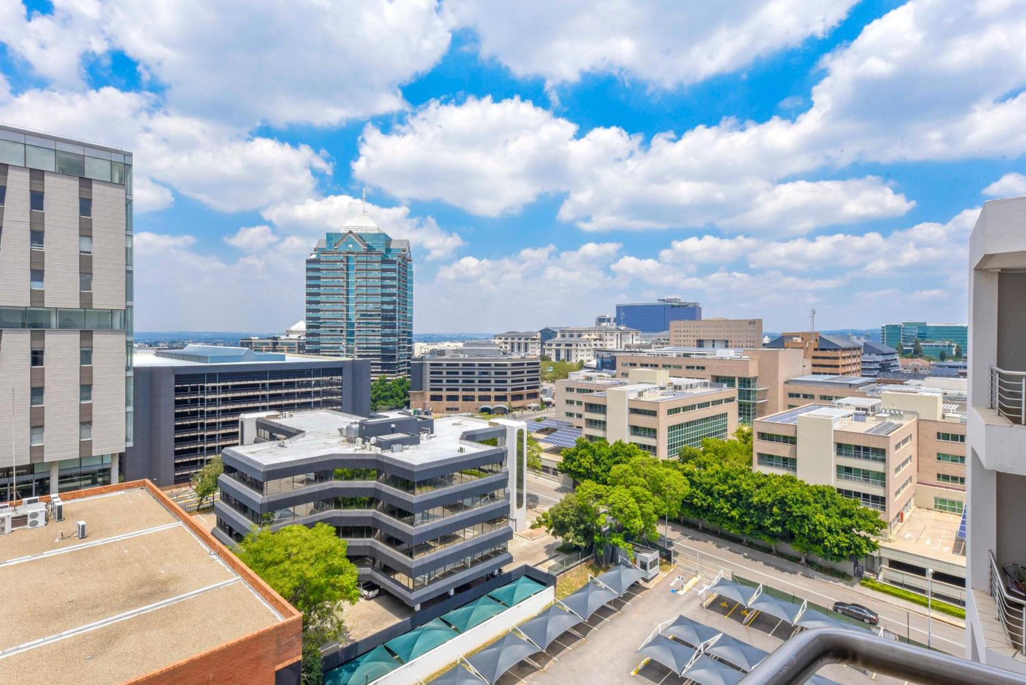 Hydro Park Residences In Sandton With Generator Йоханнесбург Экстерьер фото