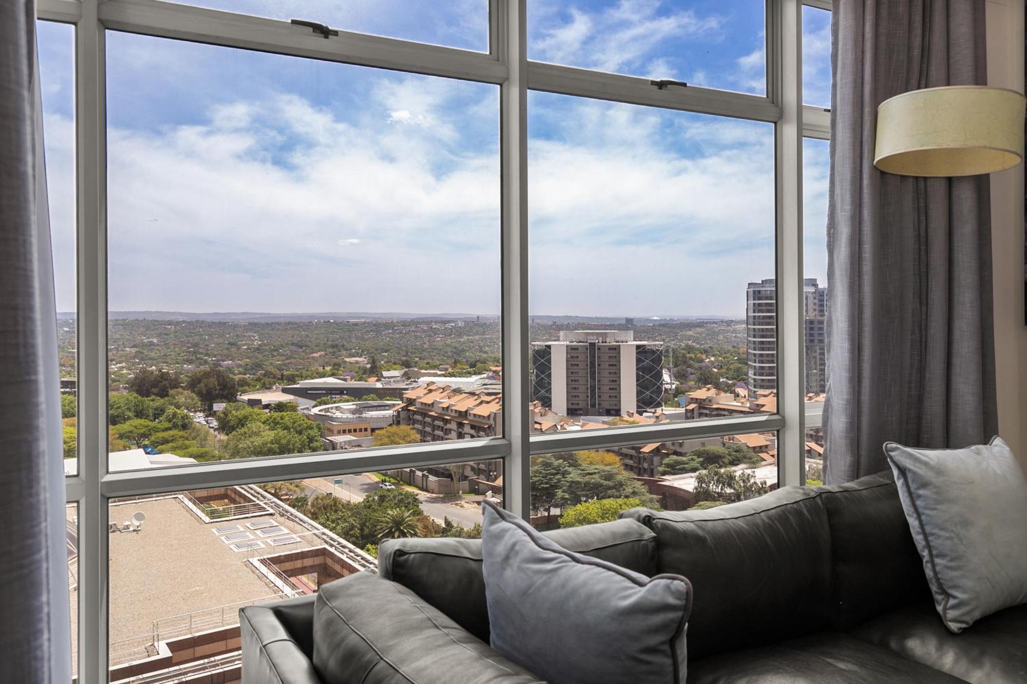 Hydro Park Residences In Sandton With Generator Йоханнесбург Экстерьер фото